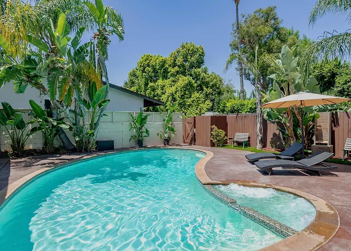 Cozy Home With Pool And Jacuzzi Minutes From Universal Studios